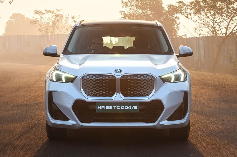 BMW iX1 LWB