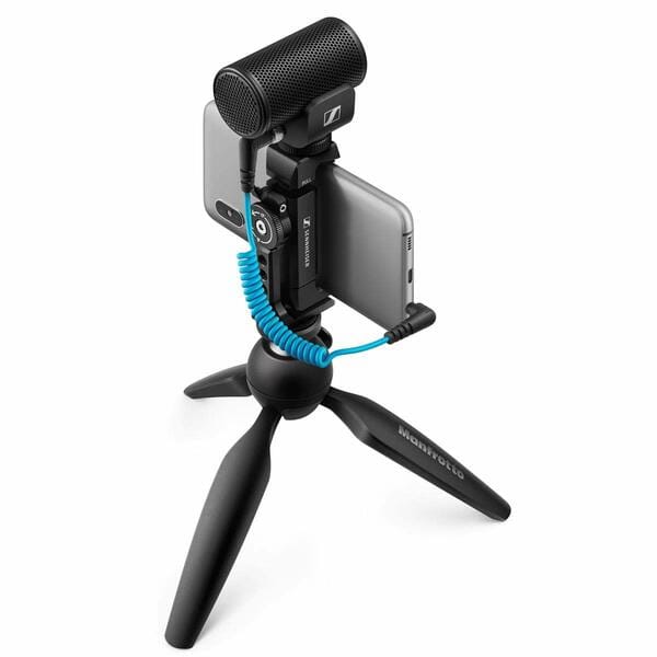 Sennheiser MKE 200 Mobile Kit|Directional On-Camera Condenser Auxiliary Microphone with Smartphone Clamp|Mini Tripod|Built-in Wind Protection|Ideal for Vlogging,Mobile Journalism & Content Creation