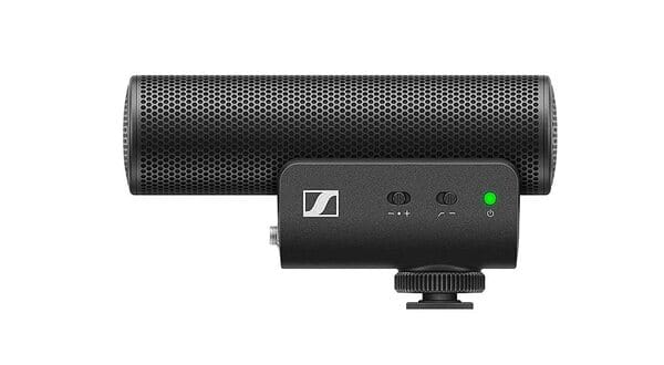 Sennheiser MKE 400 Compact On-Camera Shotgun Microphone | Super-Cardioid Directional Pickup | Integrated Wind Protection | 3-Step Sensitivity Switch | Ideal for Vlogging & Mobile Journalism